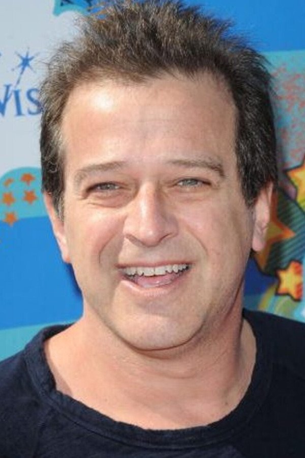 A headshot of Allen Covert.