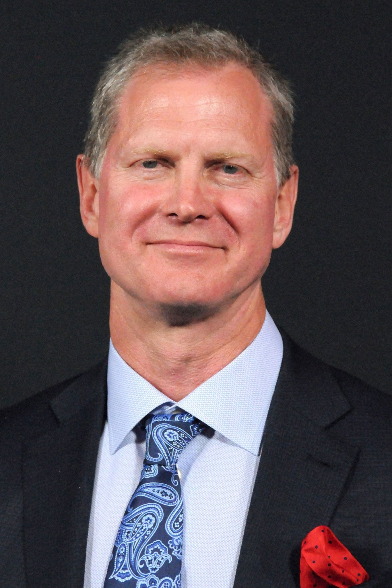 A headshot of Bill Dubuque.