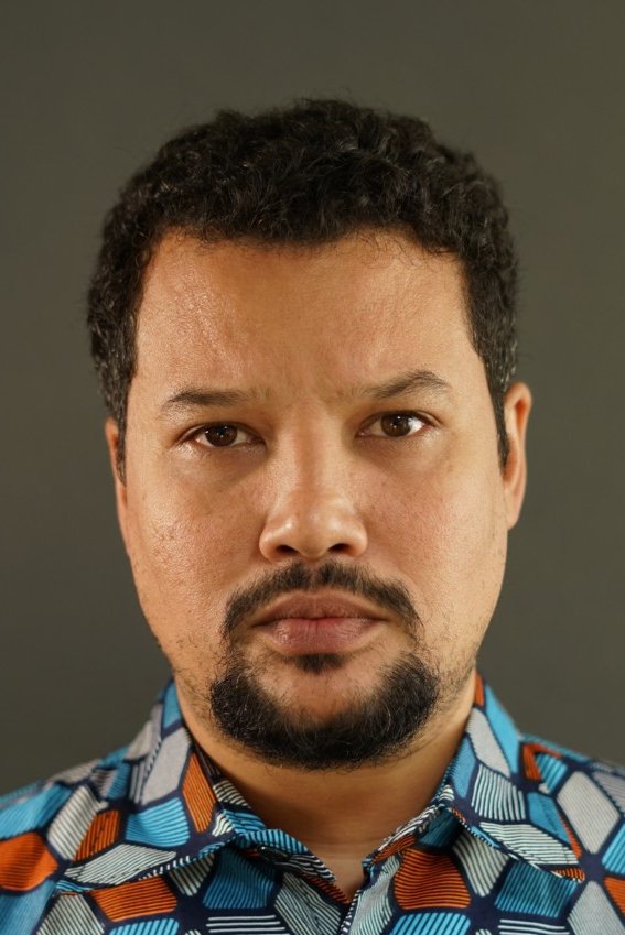 A headshot of Keeno Lee Hector.