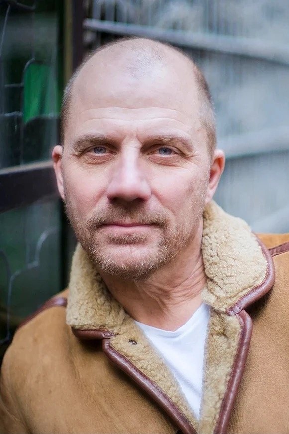 A headshot of Ben Davis.