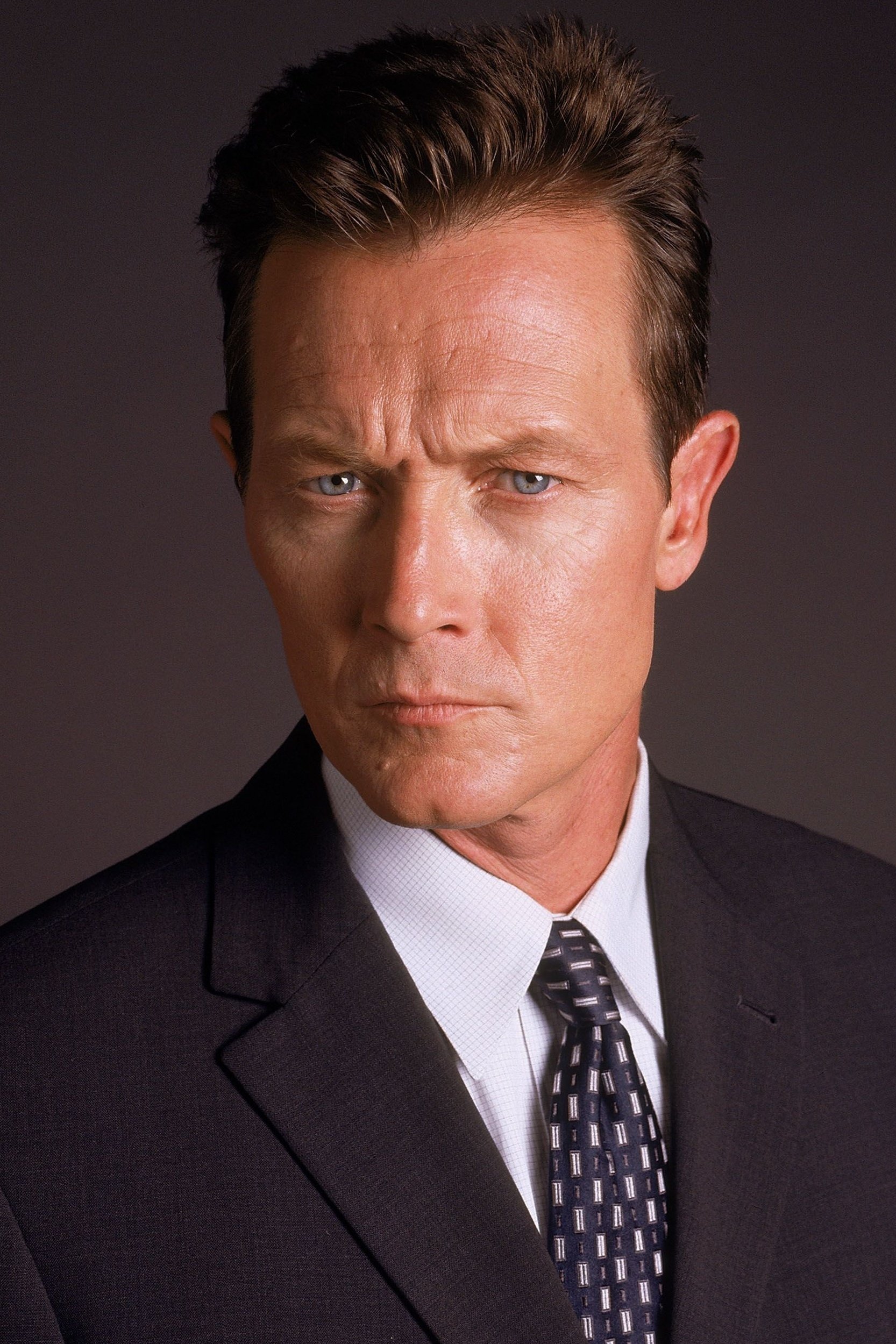 A headshot of Robert Patrick.