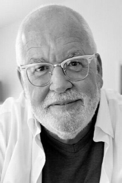 A headshot of Daniel Knauf.